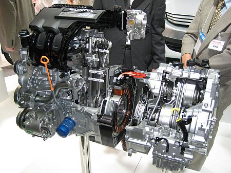 自動車技術展写真